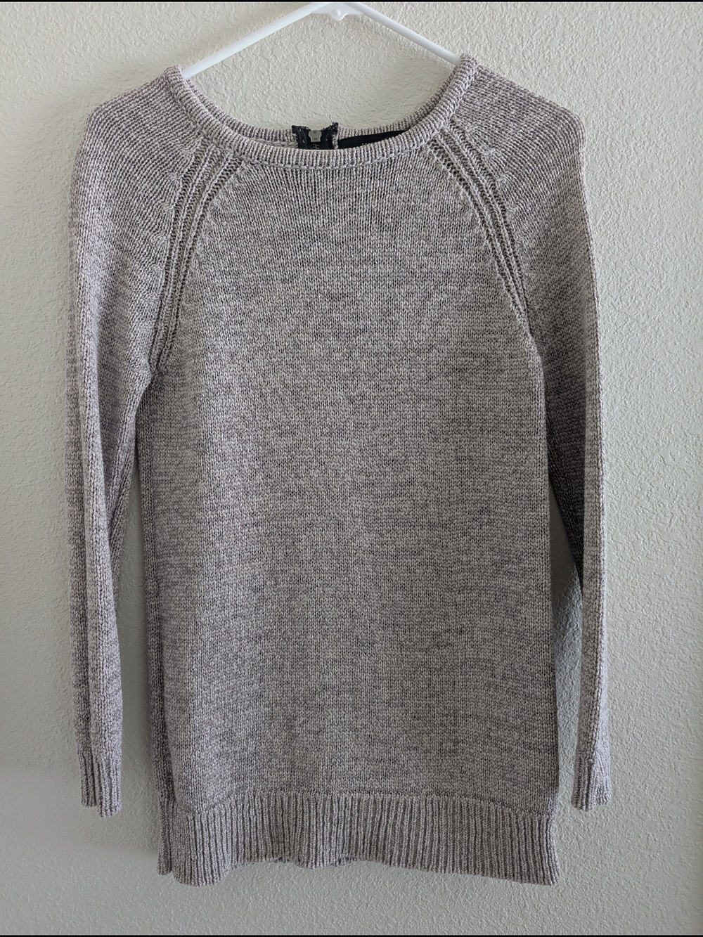 Forever 21 Heathered Light Gray Crewneck Sweater